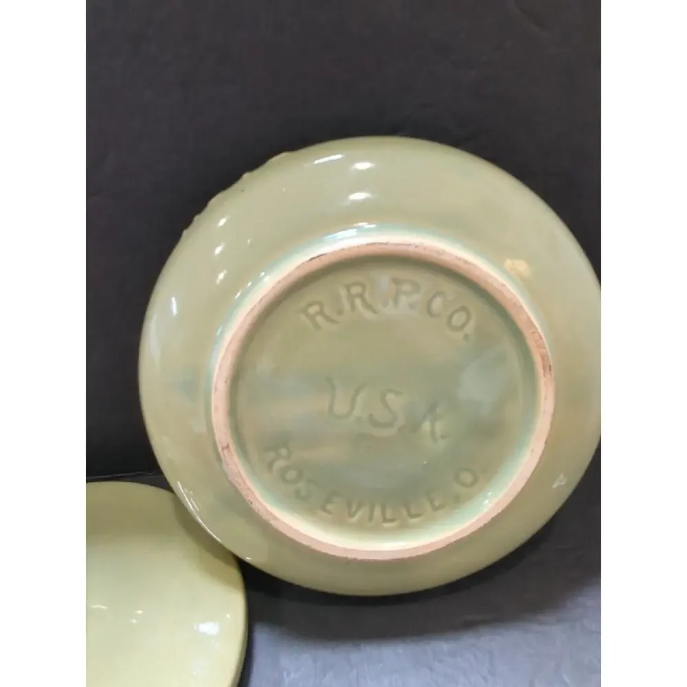 Roseville Pottery Ohio RRP Co‎ Embossed Nuts Bowl Green With Lid.